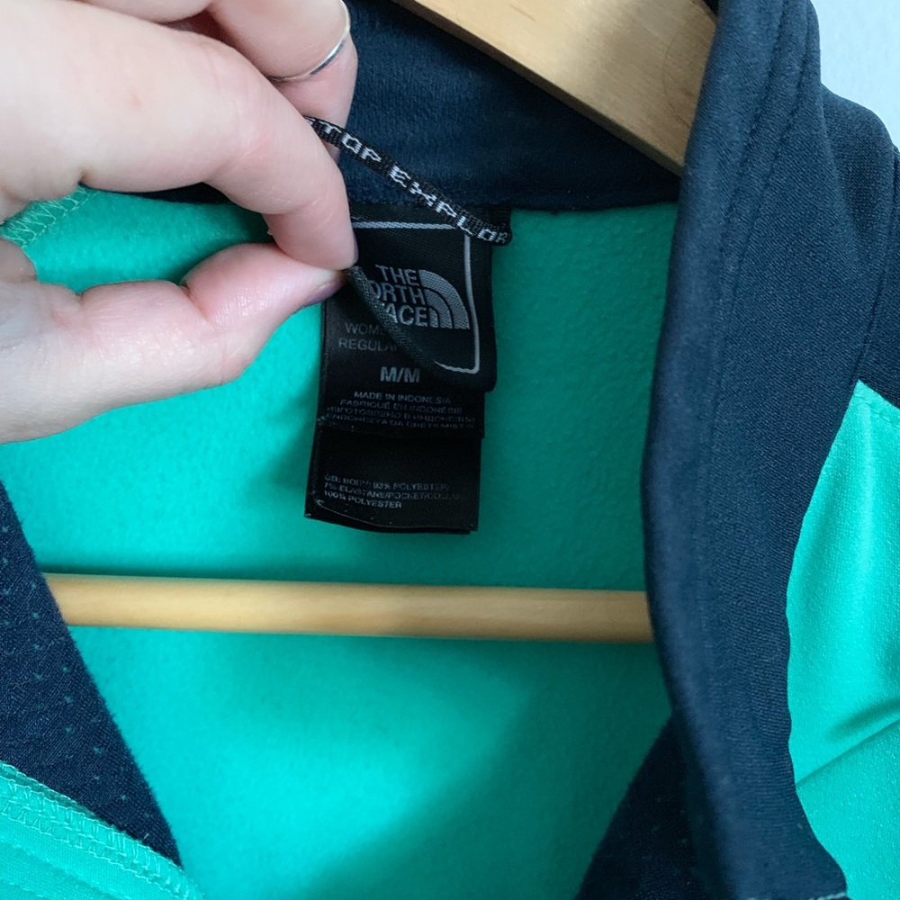 North face jacket - Picture 3 of 3
